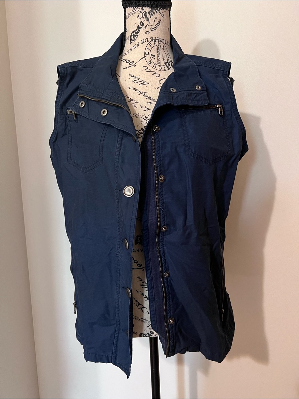 Cabela's Maple Ridge Utility Cargo Vest Navy Blue Medium NWT